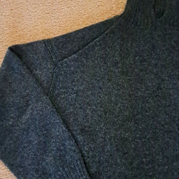 LARGE HM Oversized Sweater. - Picture 3 of 10